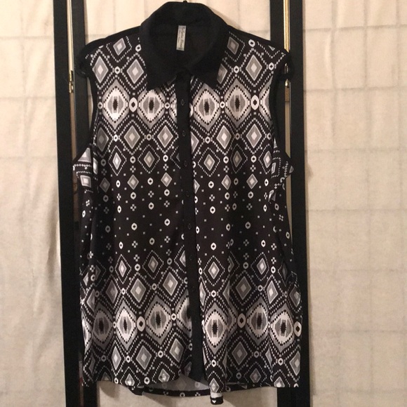 PerSeption Women sleeveless black and white blouse - Picture 1 of 4